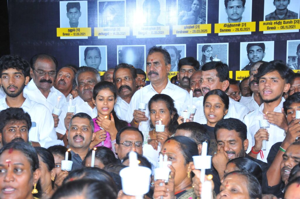 தமிழக முழுவதும் நீட் தேர்விற்காக உயிர் நீத்தவர்களுக்கு அதிமுகவினர் அஞ்சலி 1 1000641492