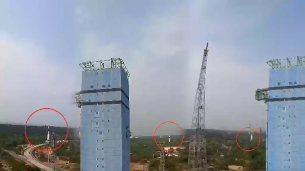 இஸ்ரோவின் PSLV-C61 ஏவுகணை: ஏவுதளத்திற்கு வரும் காட்சியும், சமீபத்திய தகவல்களும் 1 EOS09 ISRO